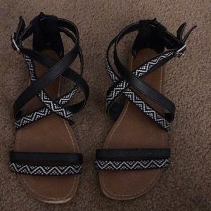 Cute and fun sandals!